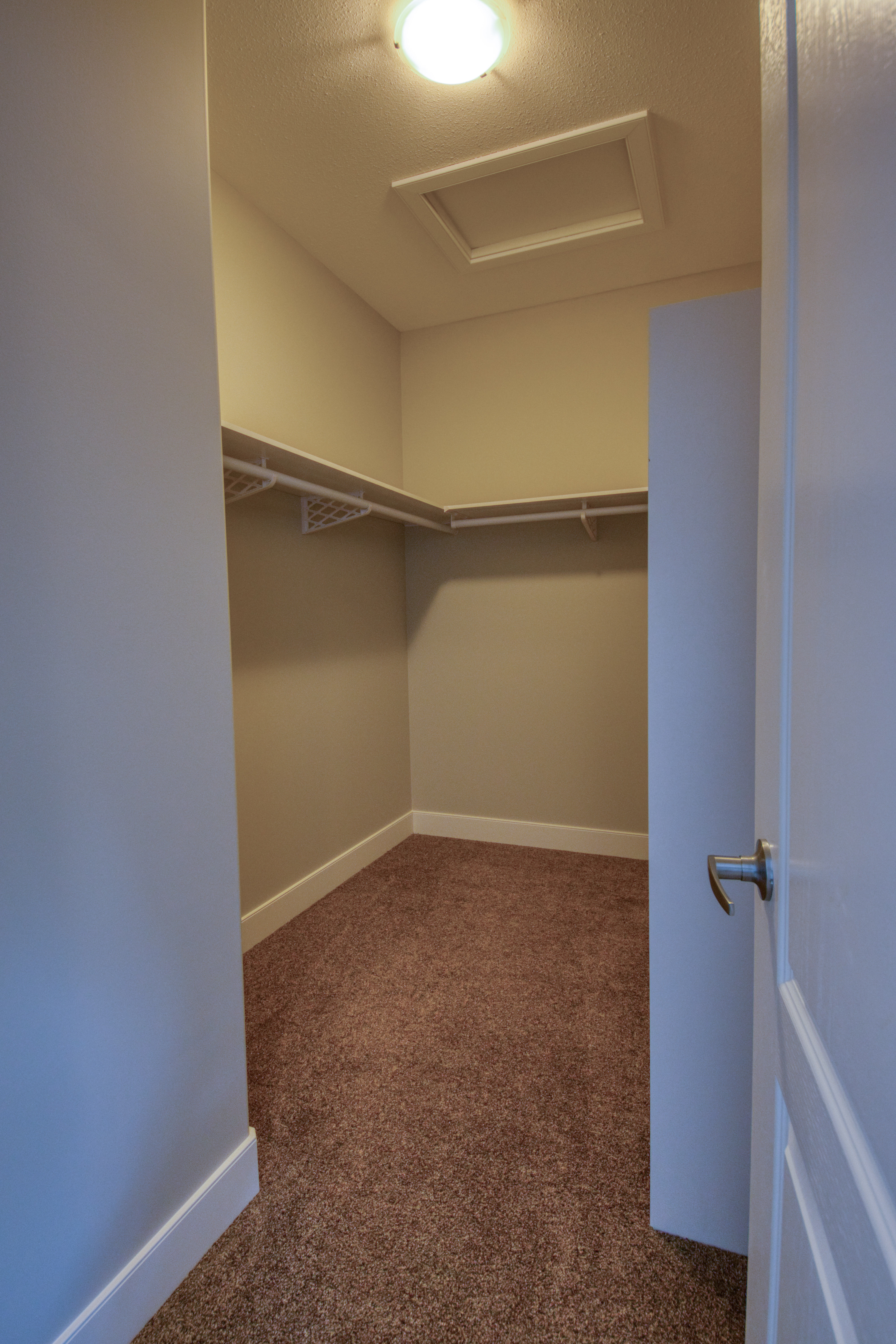 Walk in Closet Western Canadian Modular Homes