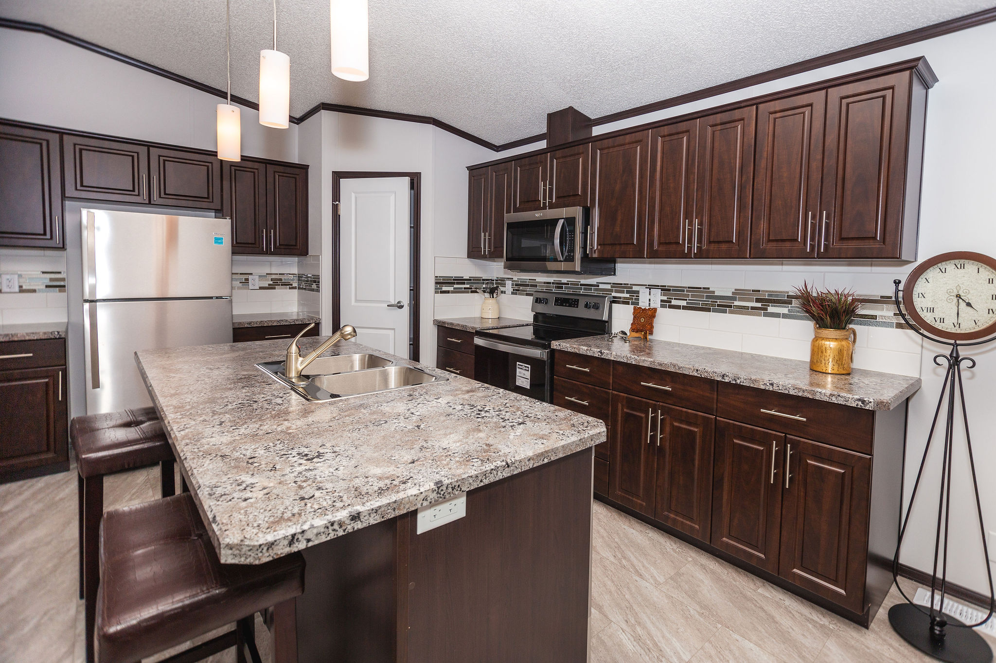 MACKENZIE RANCH KITCHEN2