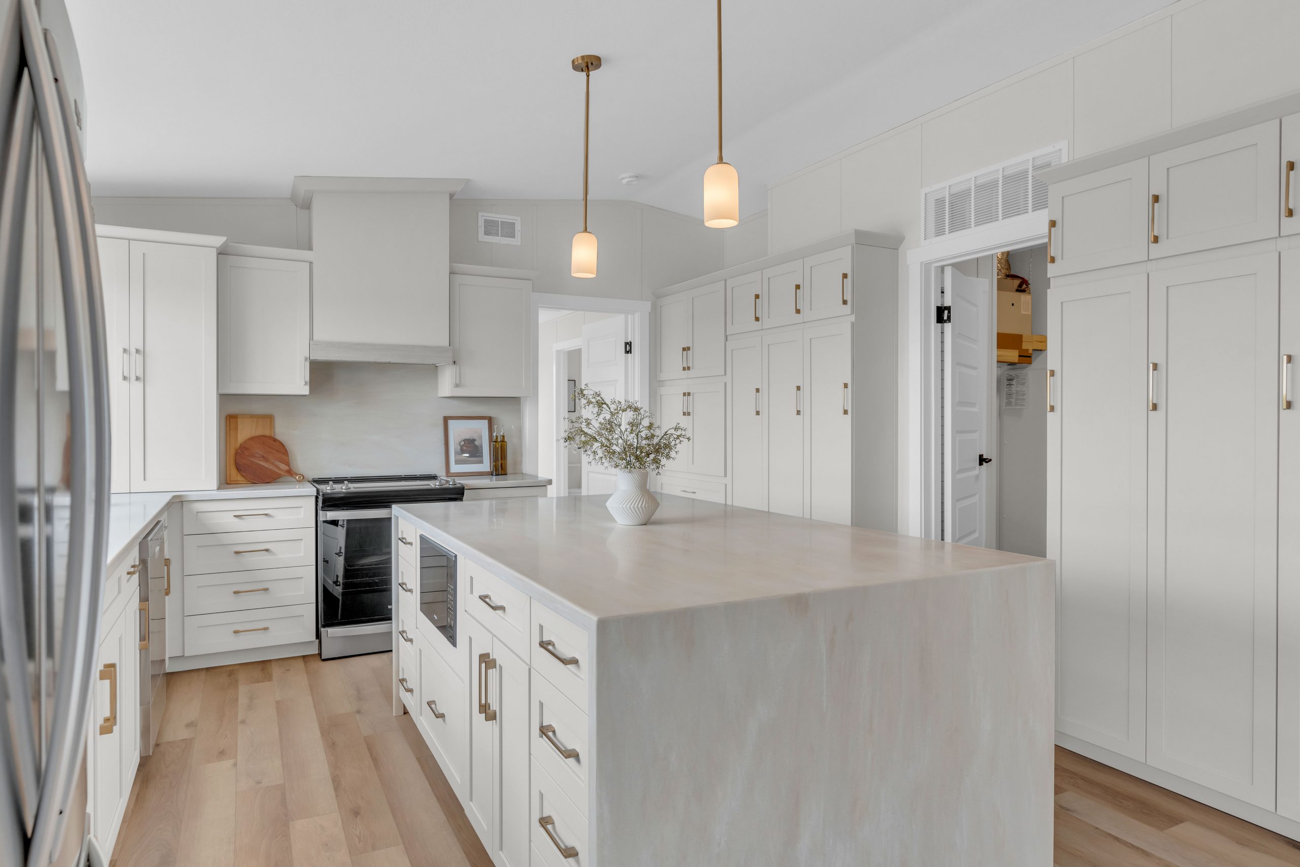 SHOWHOME #10 KITCHEN